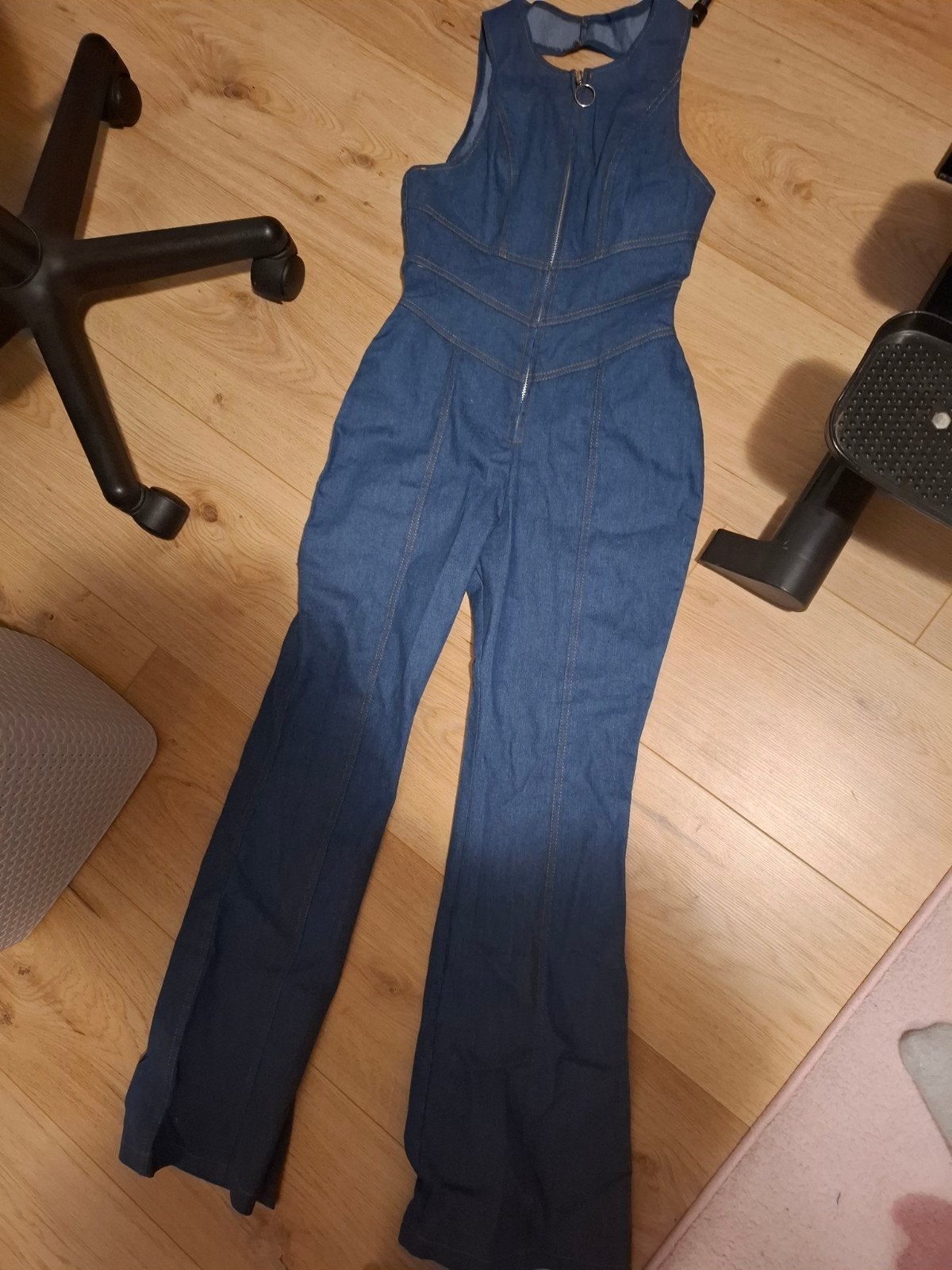 Denim jumpsuit met hartvormige achterkant maat M L, Kleding | Dames, Jumpsuits, Ophalen of Verzenden, Zo goed als nieuw, Maat 38/40 (M)