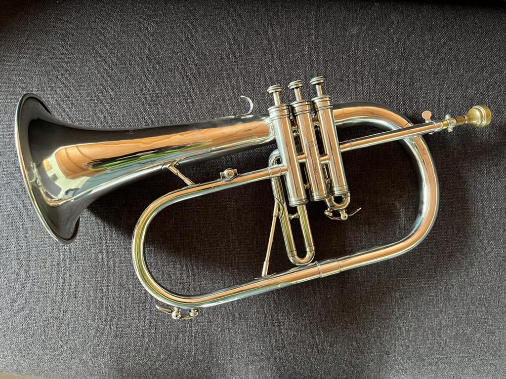 Bugel Courtois  AC 157          Bb, Muziek en Instrumenten, Ophalen of Verzenden, Zo goed als nieuw, Overige typen, Met koffer