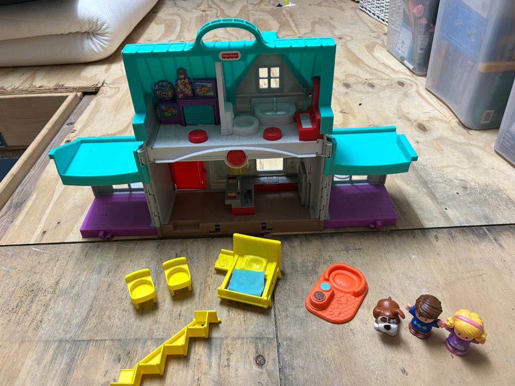 Complete Fisher-Price speelhuis met accessoires, Ophalen of Verzenden, Zo goed als nieuw, Speelset, Met geluid
