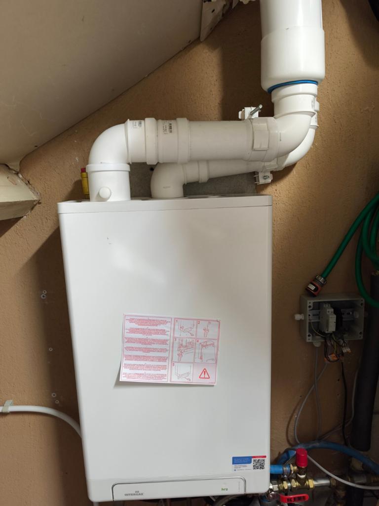 Intergas kombi kompakt HRE 36/30 A 2023, Doe-het-zelf en Verbouw, Verwarming en Radiatoren, Zo goed als nieuw, Cv-ketel of Combi-ketel