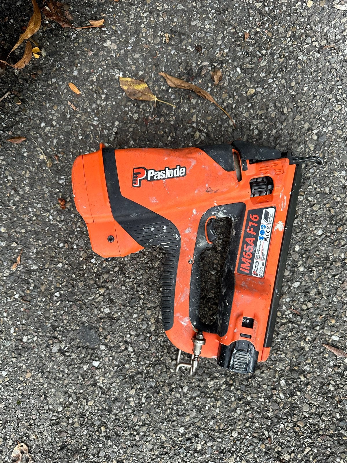 Paslode IM65A F16 tacker (zonder oplader), Ophalen, Gebruikt