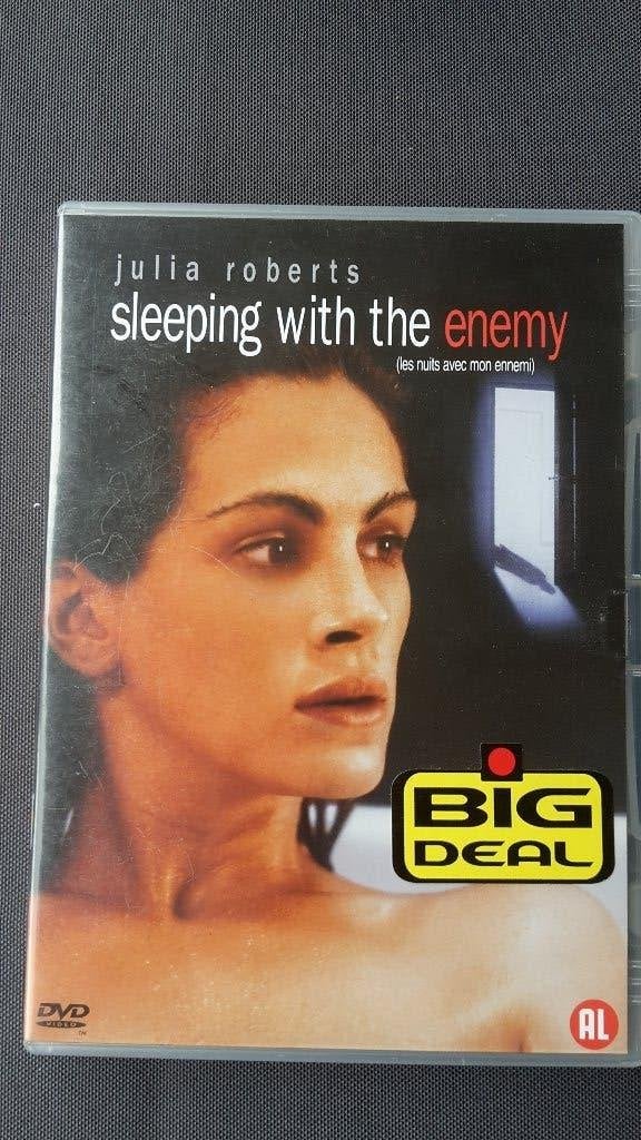 DVD Sleeping with the Enemy met Julia Roberts, Alle leeftijden, Ophalen of Verzenden, Zo goed als nieuw, Actiethriller
