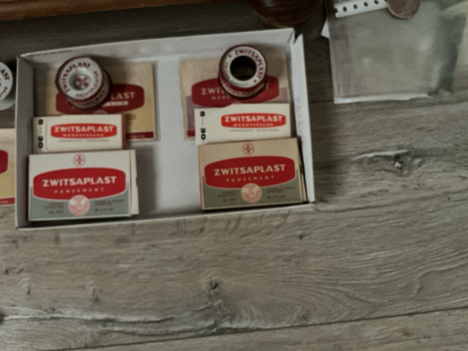 Zwitsal pleisters en doosje, Verzamelen, Ophalen of Verzenden, Zo goed als nieuw