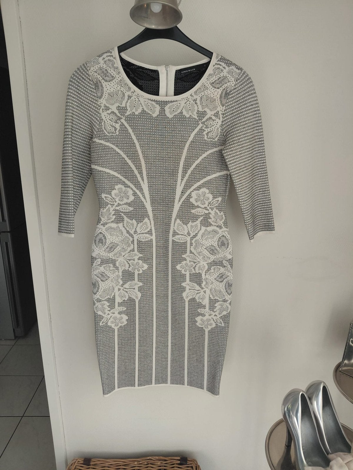 Karen millen jurk bewerkt maat 3 36 als nieuw, Zwart, Ophalen of Verzenden, Zo goed als nieuw, Maat 36 (S)