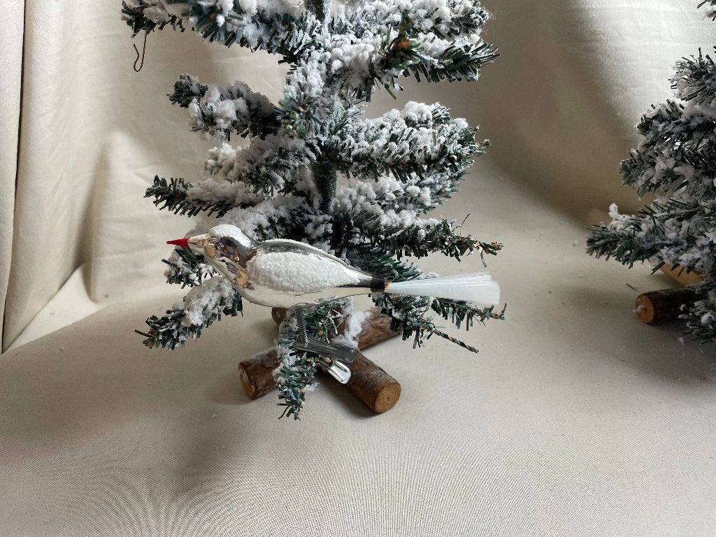 Oude glazen vogel op knijper rode snavel kerstbal, Ophalen of Verzenden, Gebruikt