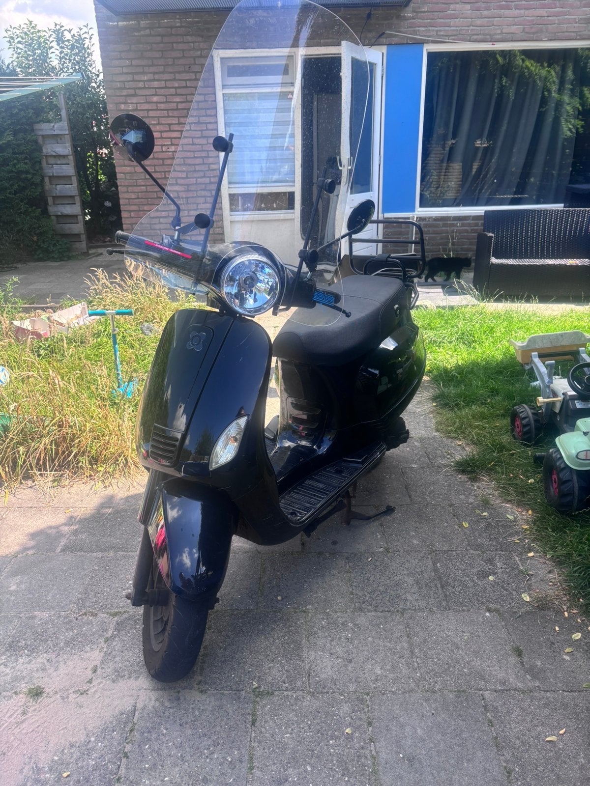 Agm vx50 blauw kenteken in zeer nette staat, Fietsen en Brommers, Ophalen, Zo goed als nieuw, Benzine, Overige merken