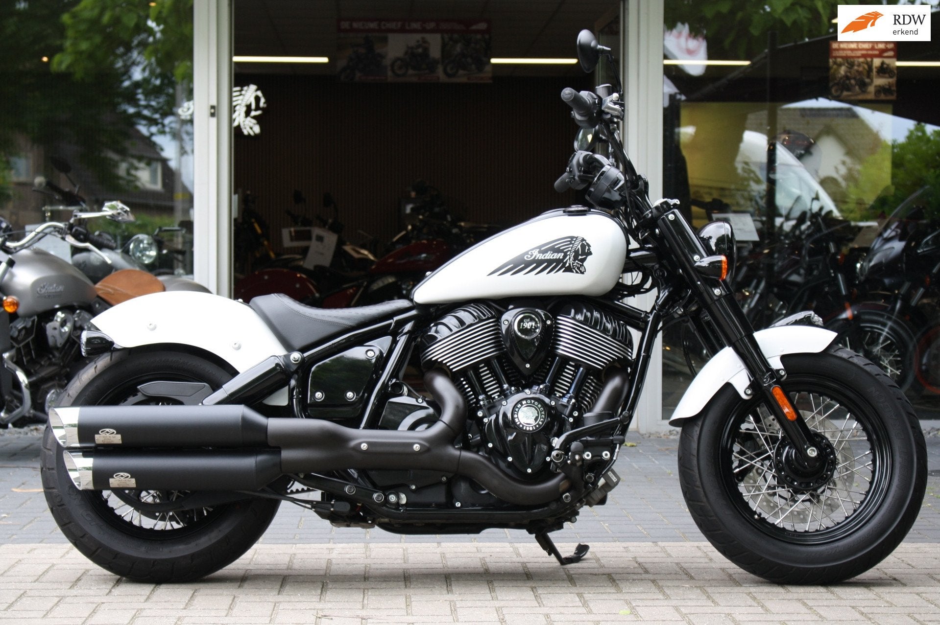 Indian Chopper 116 Chief Bobber Dark Horse , 24 maanden gara, 1890 cc, Chopper, Bedrijf, Meer dan 35 kW
