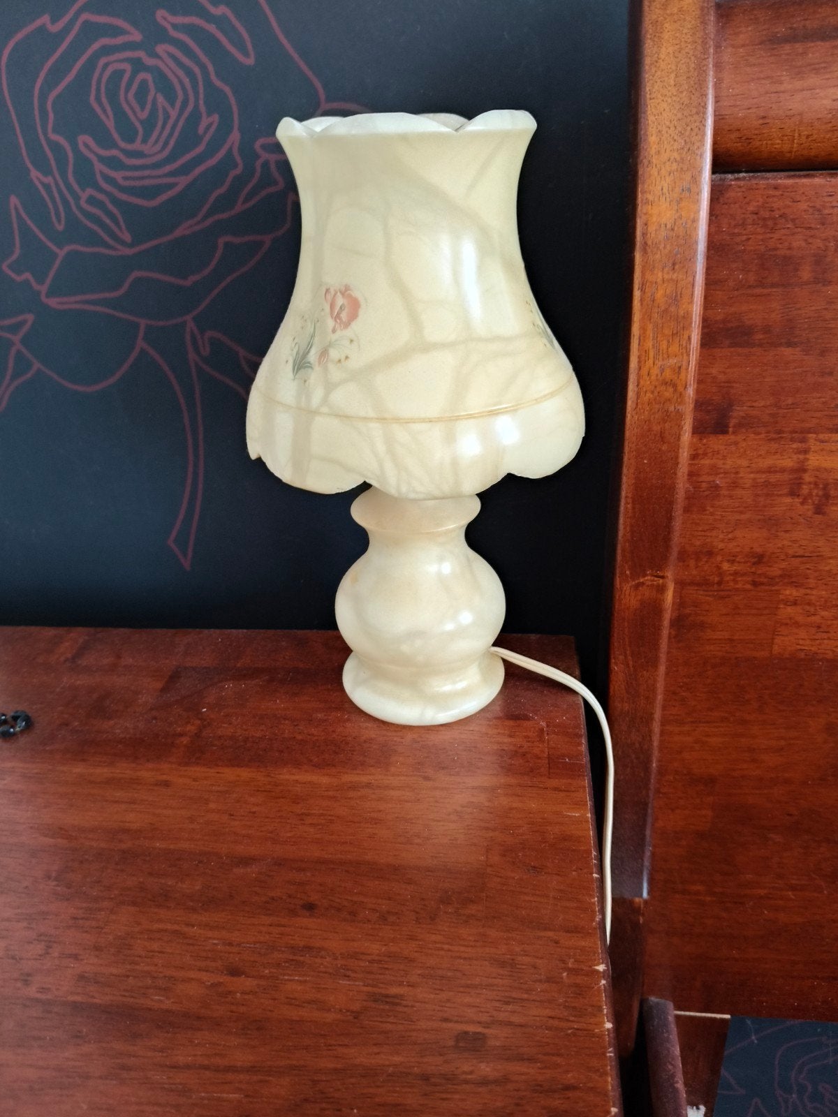 Sfeervol albasten/natuurstenen lampje met bloemmotief, Huis en Inrichting, Lampen | Tafellampen, Gebruikt, Sfeerlamp, Natuurlijk materiaal