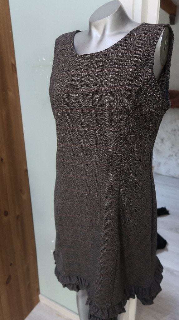 Paprika prachtige jurk bruin met mooie onderkant T2, Bruin, Maat 46/48 (XL) of groter, Ophalen of Verzenden, Zo goed als nieuw