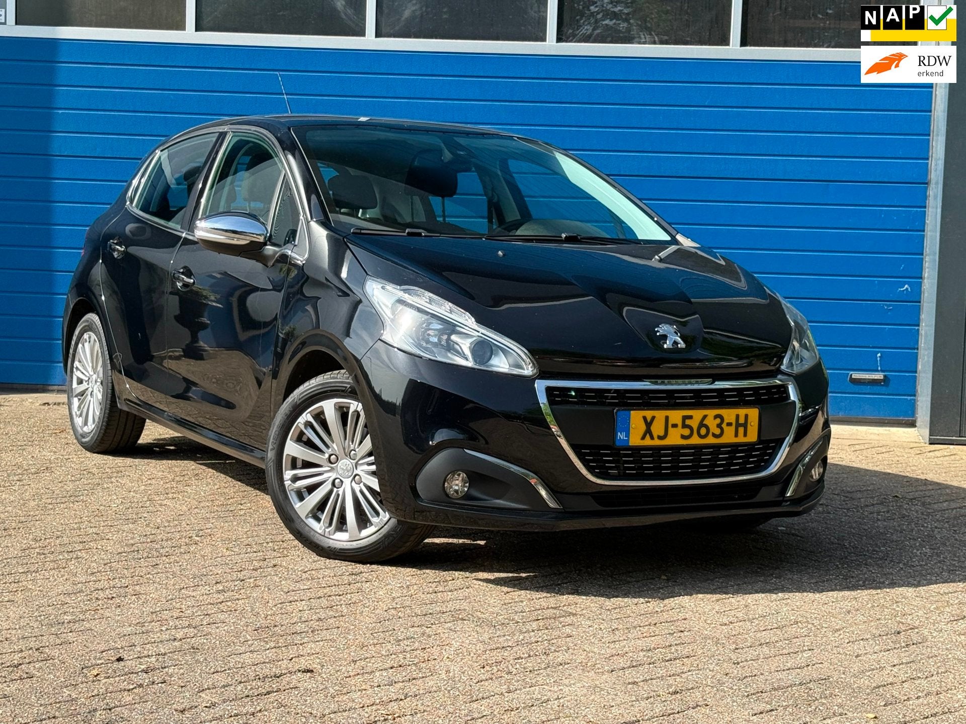 Peugeot 208 1.2 PureTech Allure|Navi |Climate|1e Eig., Auto's, 83 pk, Stof, 1199 cc, Zwart
