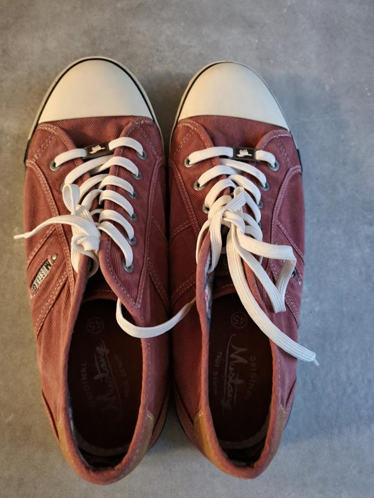 Mustang gympen rood maat 45, Overige kleuren, Ophalen of Verzenden, Sneakers of Gympen, Mustang