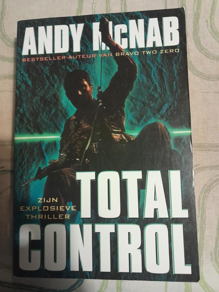 A. MacNab - Total control, Ophalen of Verzenden, Zo goed als nieuw, A. MacNab