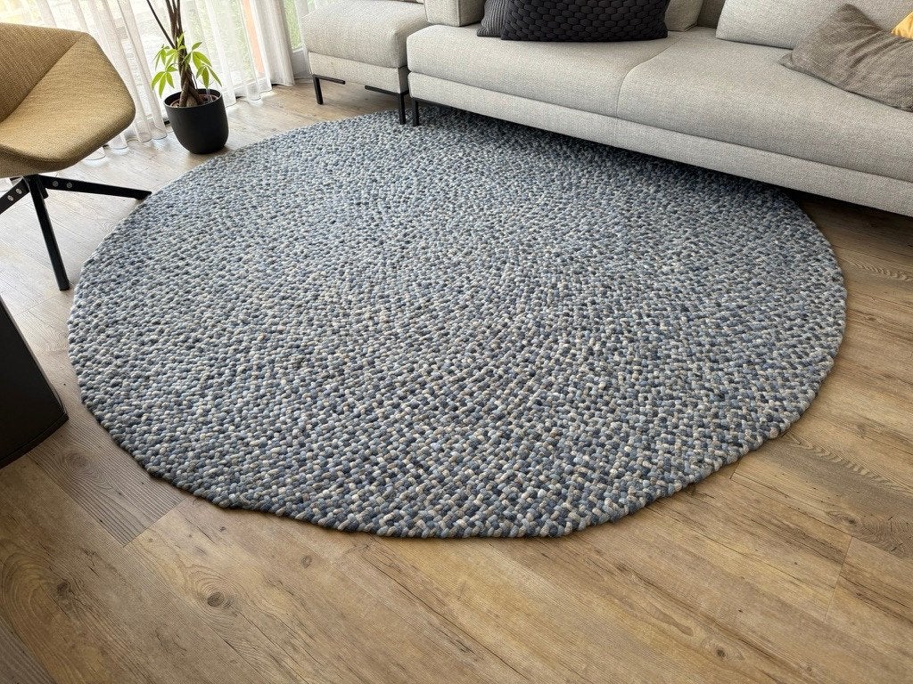 Perletta Roundabout vloerkleed Ø250 cm – €425, Huis en Inrichting, Stoffering | Tapijten en Kleden, Ophalen, Grijs, Rond, 200 cm of meer