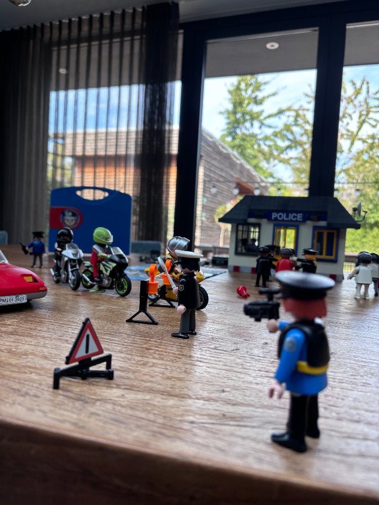Foto 5 van Playmobil 3623 Potitiebureau