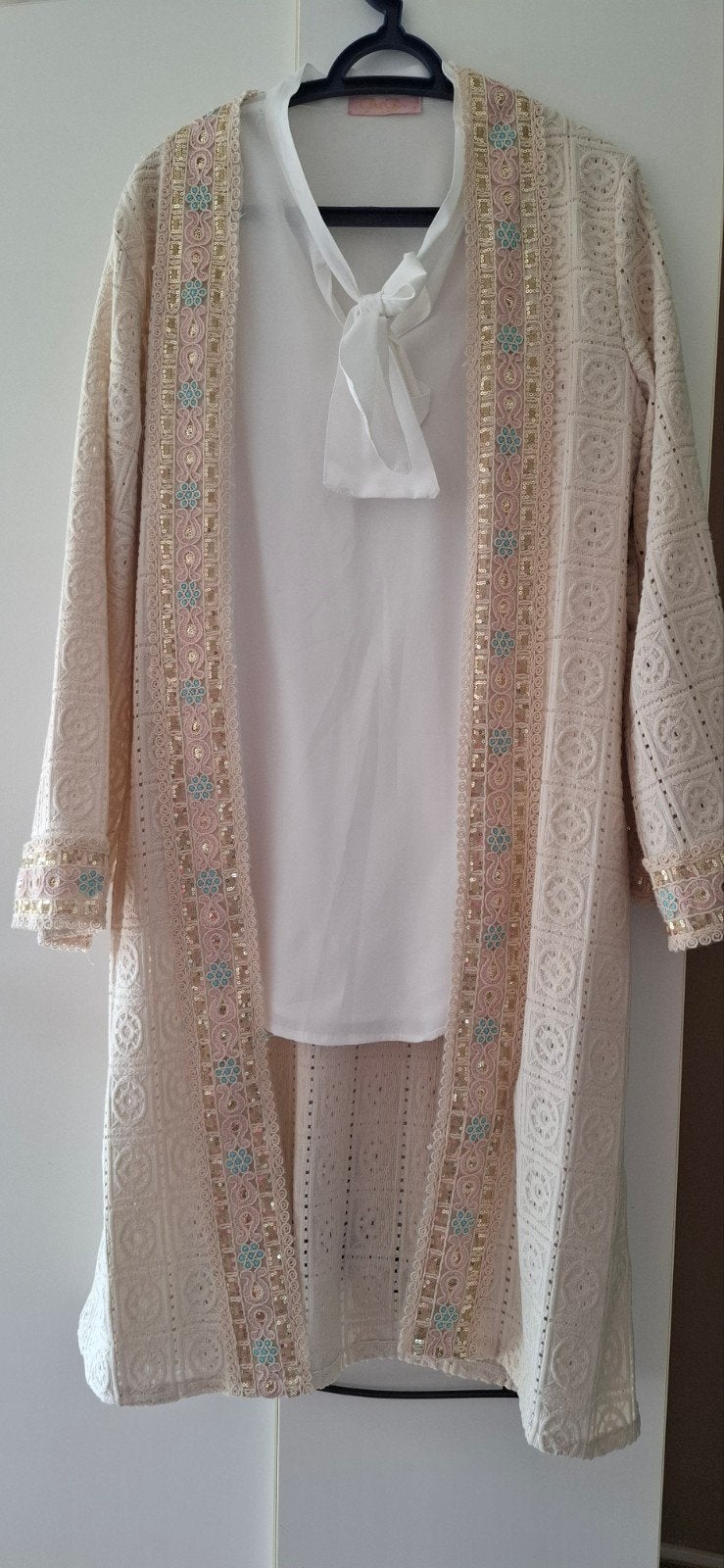 Bloes/Jasje, Ophalen, Nieuw, Maat 38/40 (M), Beige