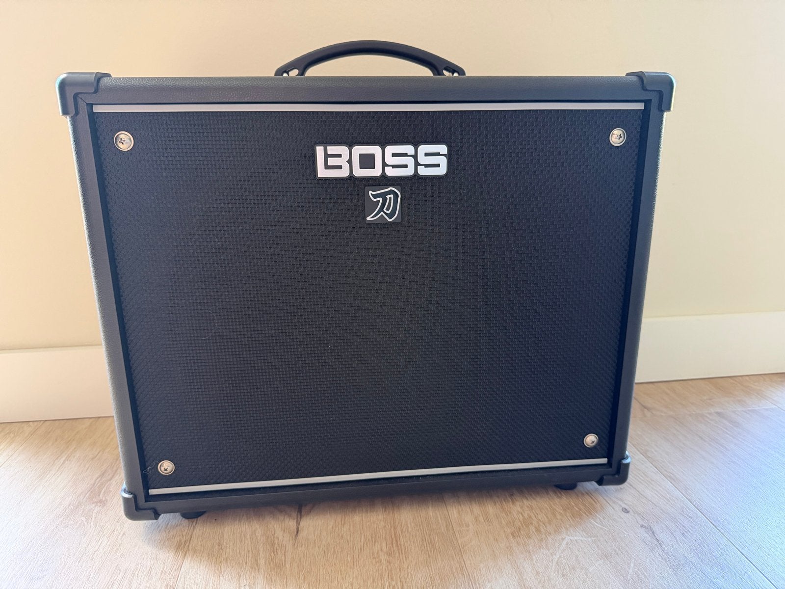 Boss Katana Gen3 50W Gitaarversterker + Bluetooth Adapter, Muziek en Instrumenten, Versterkers | Bas en Gitaar, Ophalen, Zo goed als nieuw