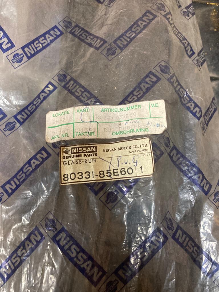 Nissan maxima raamrubber, Ophalen, Nieuw, Nissan