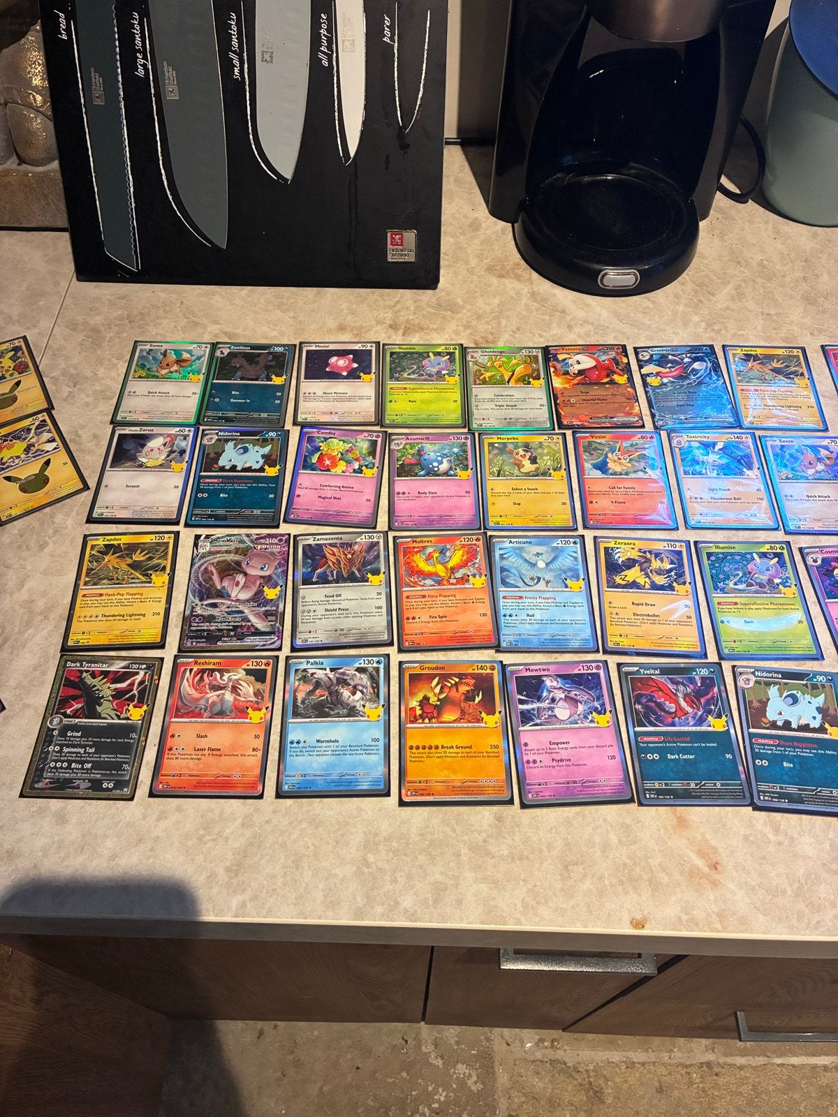 Pokémon 30th Anniversary Hits - Ruilen etb sealed, Ophalen of Verzenden, Zo goed als nieuw, Meerdere kaarten, Foil