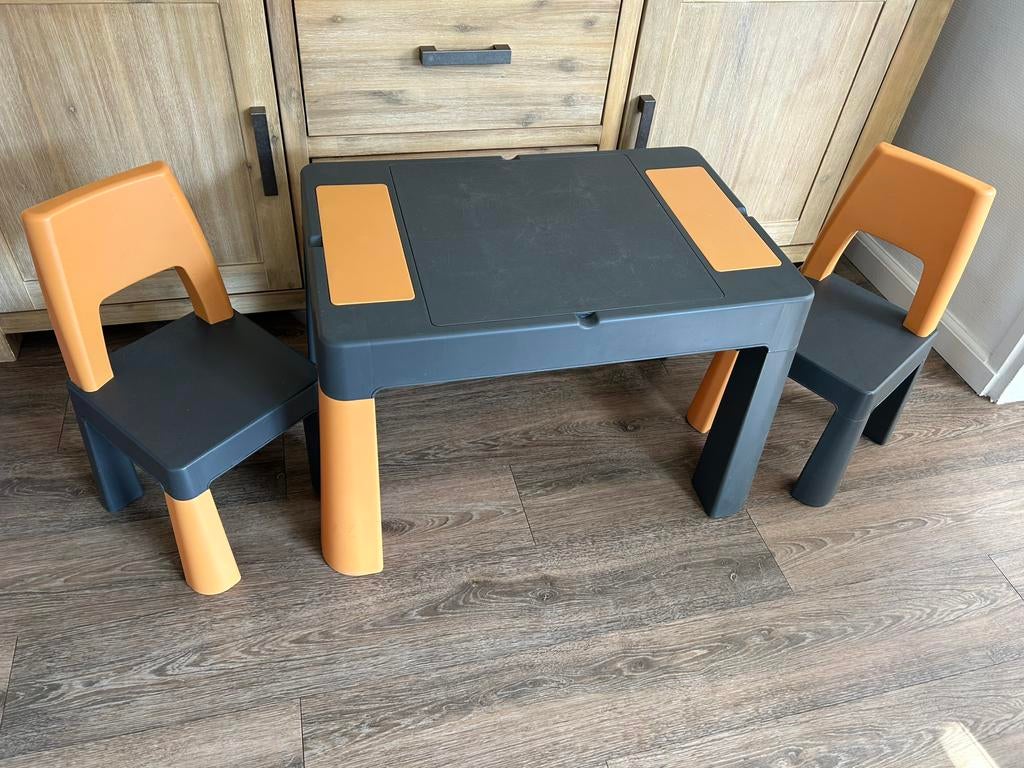 Kindertafel met twee stoelen, Ophalen, Gebruikt, Tafel(s) en Stoel(en)