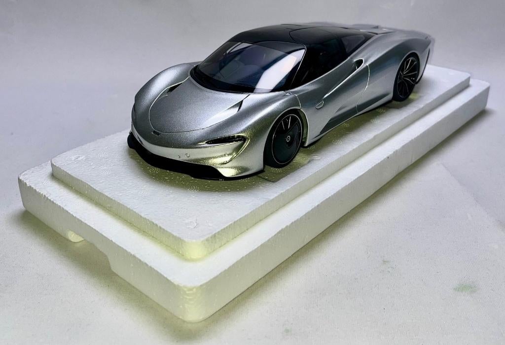 McLaren Speedtail SuperNova Silver 1:18 van Autoart, Hobby en Vrije tijd, Modelauto's | 1:18, Ophalen of Verzenden, Zo goed als nieuw