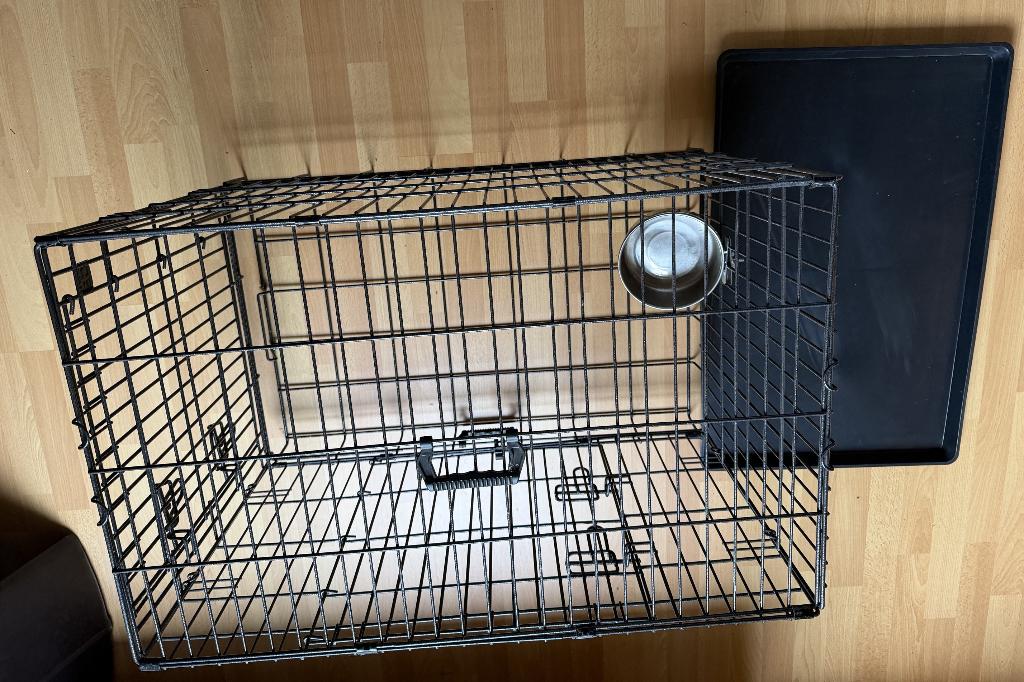bench voor middelgrote hond, Ophalen, Zo goed als nieuw