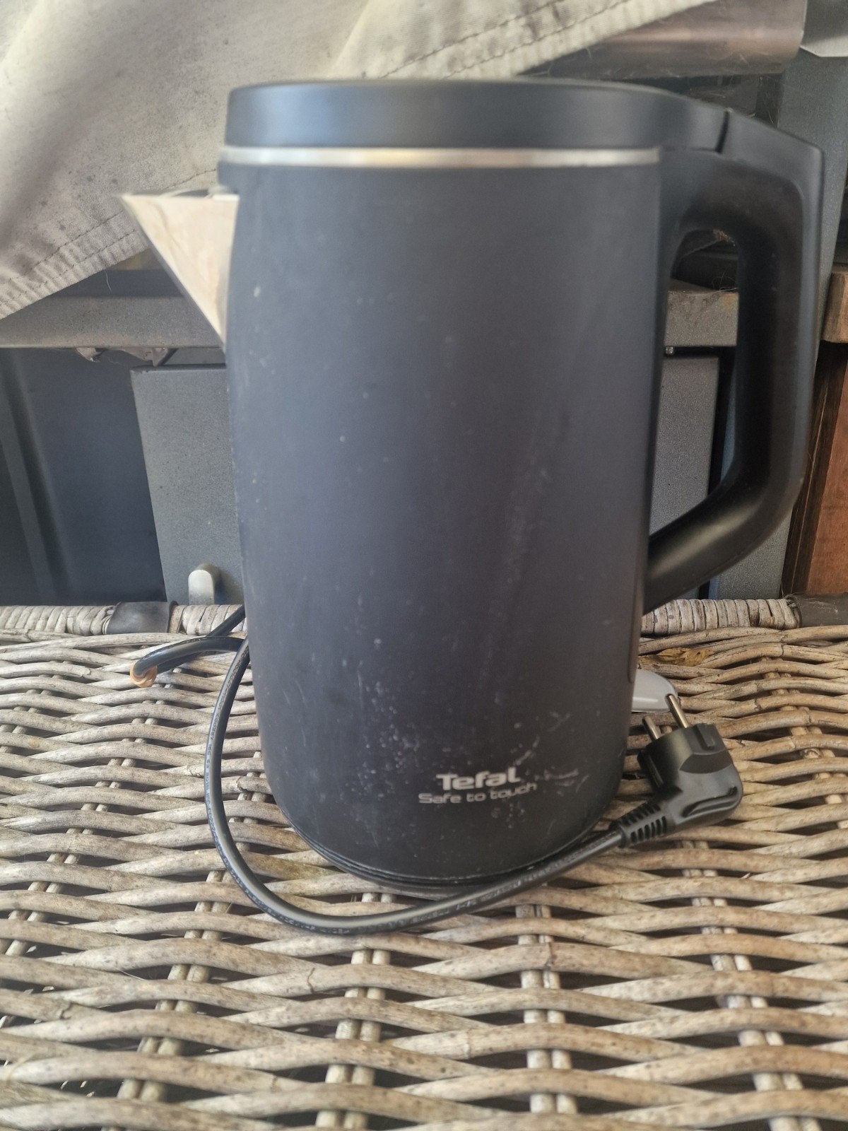 Tefal Safe to Touch Waterkoker – Zwart (KO3718) – 1.5L, Witgoed en Apparatuur, Waterkokers, 1 tot 2 liter, Ophalen of Verzenden