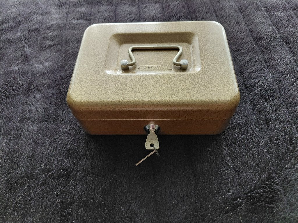 vintage metalen geldkistje  Beaumont model Trésor, Ophalen of Verzenden, Gebruikt, Metaal of Blik, Overige thema's