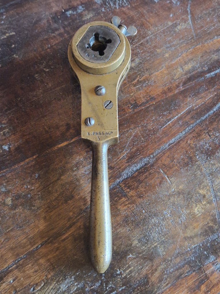 vintage messing ratelschroefsnijder E. Pass & Co., Ophalen of Verzenden
