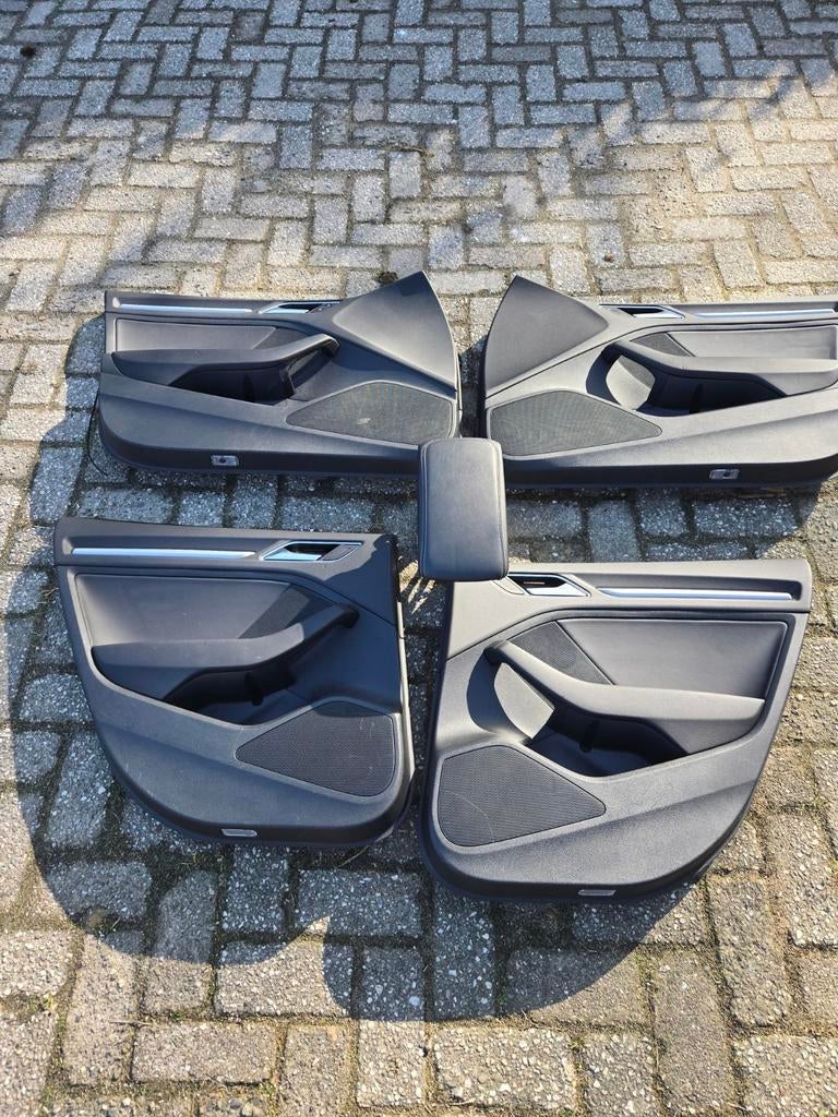 Audi A3 8Y Deurpanelen set met Isofix kappen en armsteun, Ophalen of Verzenden, Gebruikt, Audi
