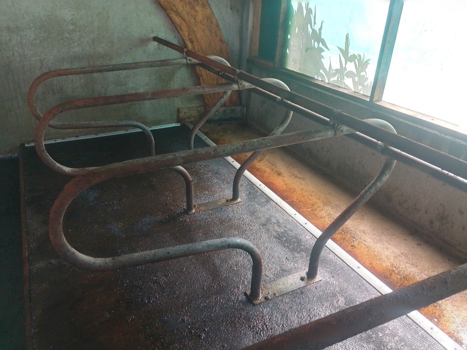 Stalinrichting: ligbox afscheidinge(160 cm lang, 85 cm hoog), Dieren en Toebehoren, Overige Dieren-accessoires, Ophalen of Verzenden