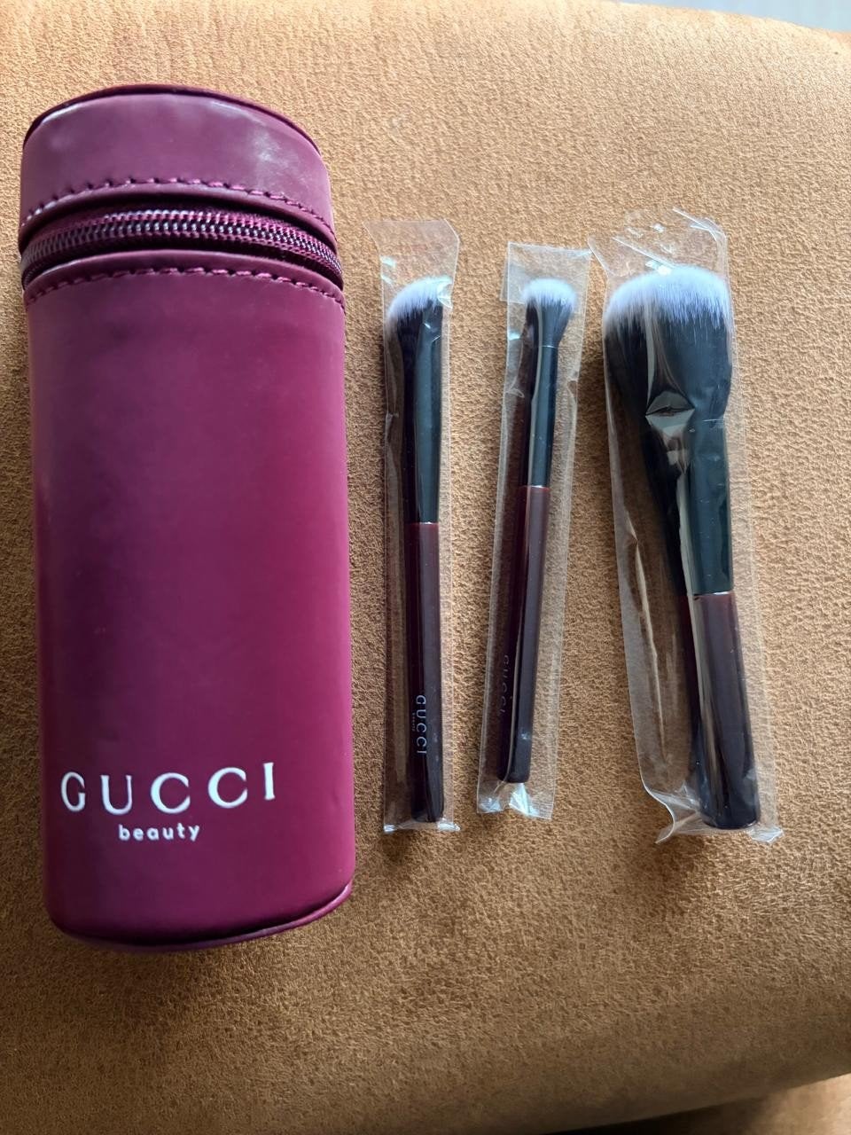 Gucci Beauty Gift Brush Kit– 3 Brushes+ Original Pouch, Gehele gezicht, Nieuw, Ophalen of Verzenden, Make-up
