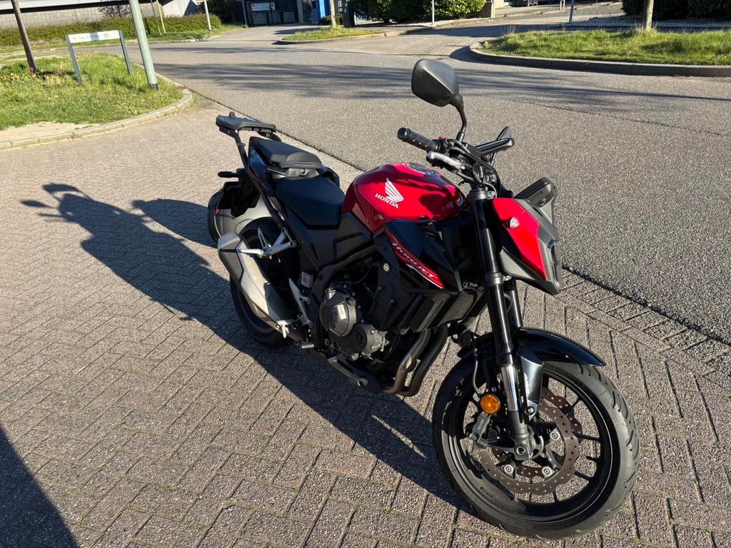 Honda CB 500 F Hornet - 2025 August - 3750km, Motoren, Motoren | Honda, 2 cilinders, Nieuw, Particulier, Minimaal motorrijbewijs A2