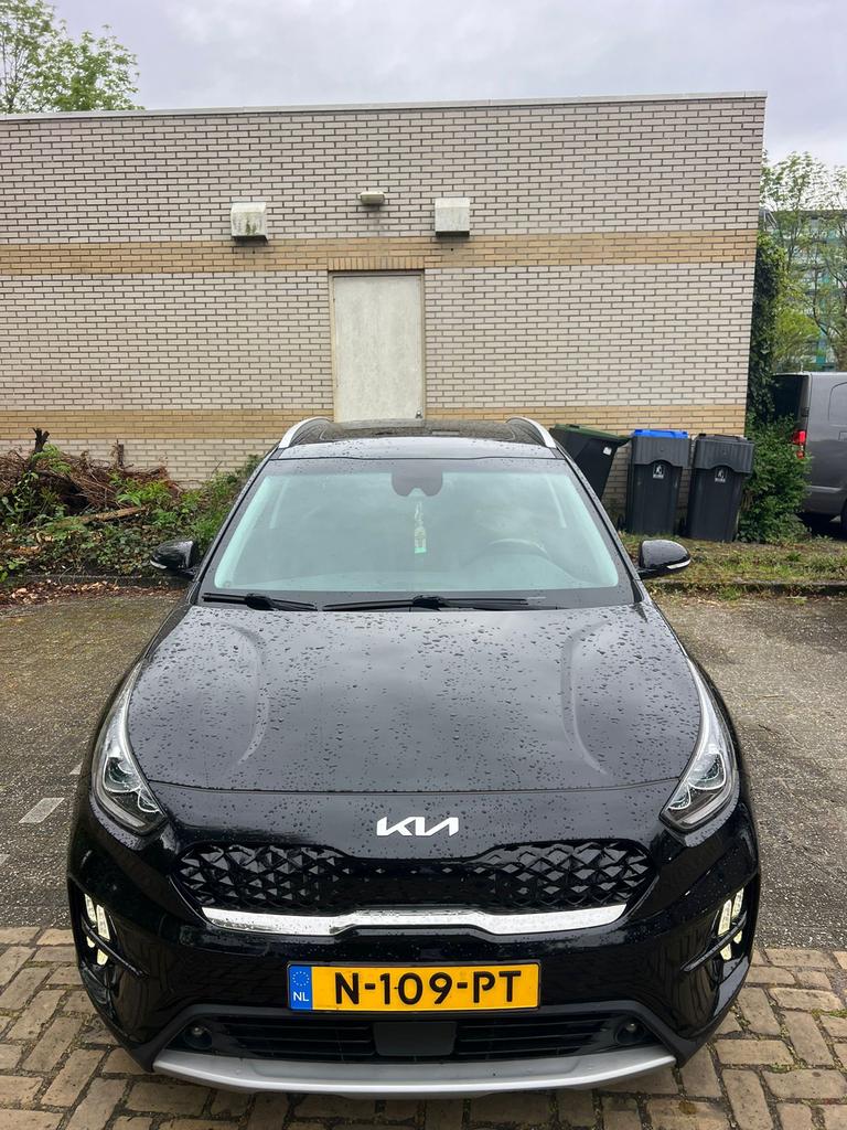 Kia Niro 1.6 GDi Hybrid excutive line 2022 Garantie 28 PANO, Zwart, Zwart, 75 €/maand, Dealer onderhouden