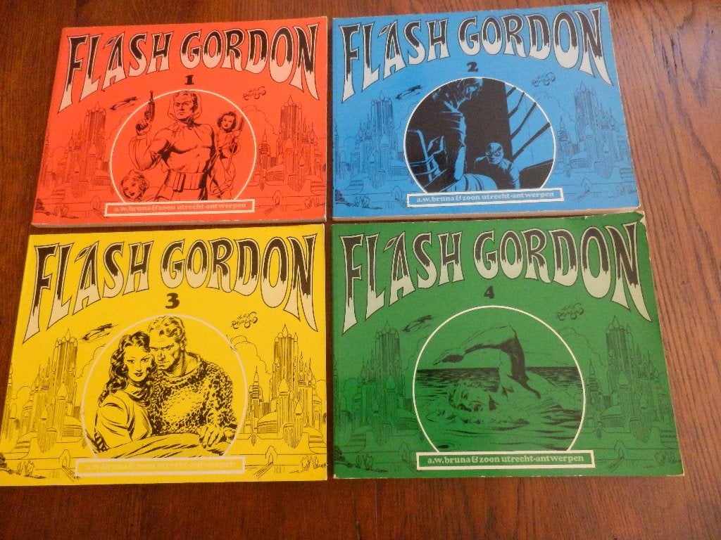 Flash Gordon deel 1, 2, 3 en 4. SC, oblong uitgave., Gelezen, Ophalen of Verzenden, Meerdere stripboeken, Alex Raymond. A.W Bruna.