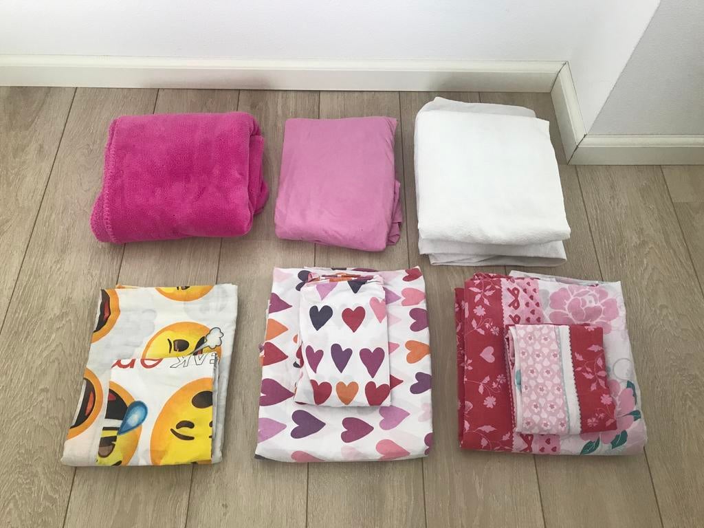 Mooie set beddengoed voor meisje met 3 dekbedhoezen en meer, Meisje, Dekbedovertrek, Ophalen of Verzenden, Zo goed als nieuw