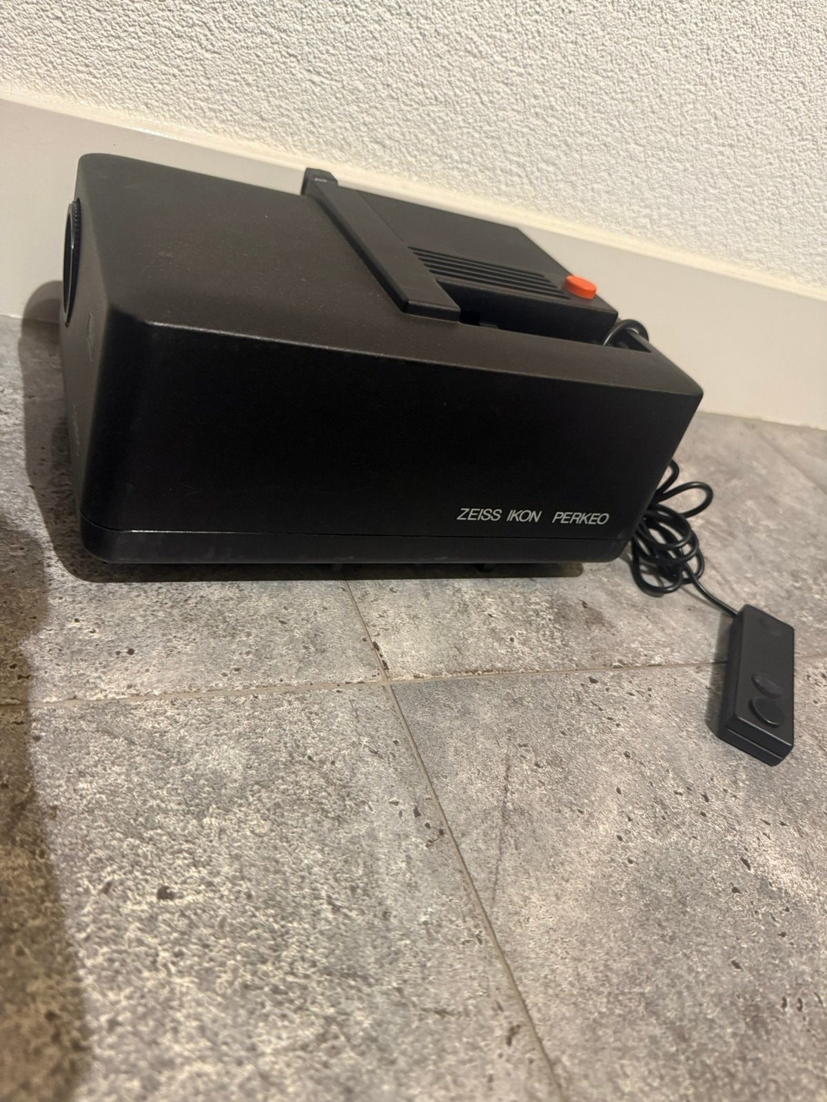 Zeiss Ikon Perkeo Compact diaprojector met afstandsbediening, Audio, Tv en Foto, Ophalen, Zo goed als nieuw, Overige resoluties