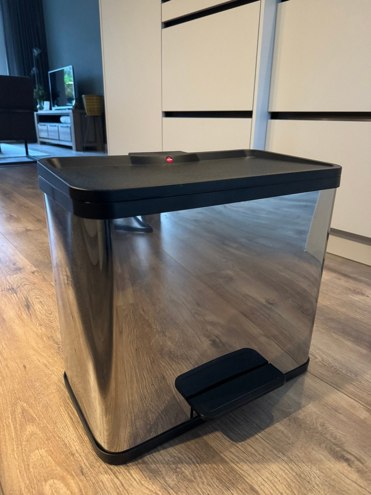 Prullenbak - Hailo, Huis en Inrichting, Woonaccessoires | Prullenbakken, Ophalen, Met pedaal, Zo goed als nieuw, Rvs