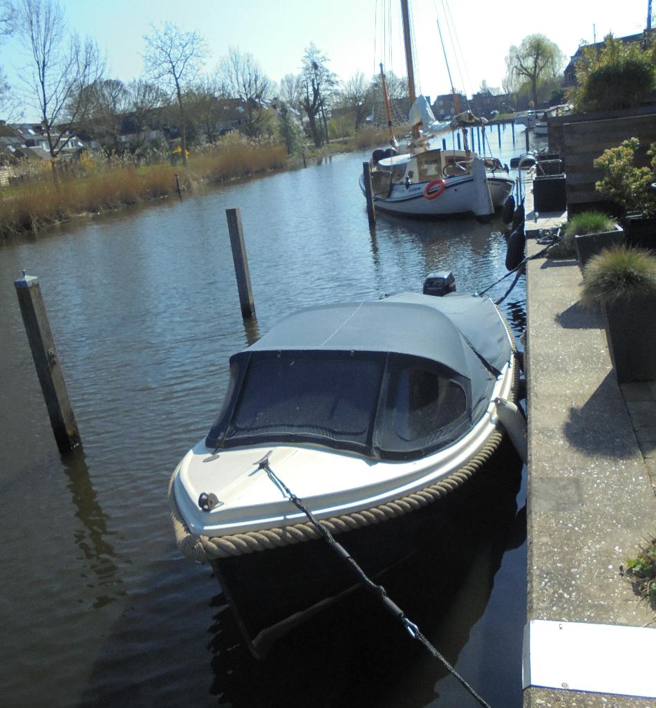 Arie Wiegmans 16 Sloep., Ophalen, Anker, Buitenboordmotor, Polyester