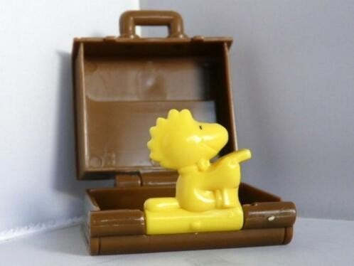 McDonalds 2000 # Snoopy - Woodstock in koffer, Ophalen of Verzenden, Snoopy, Zo goed als nieuw, Beeldje of Figuurtje