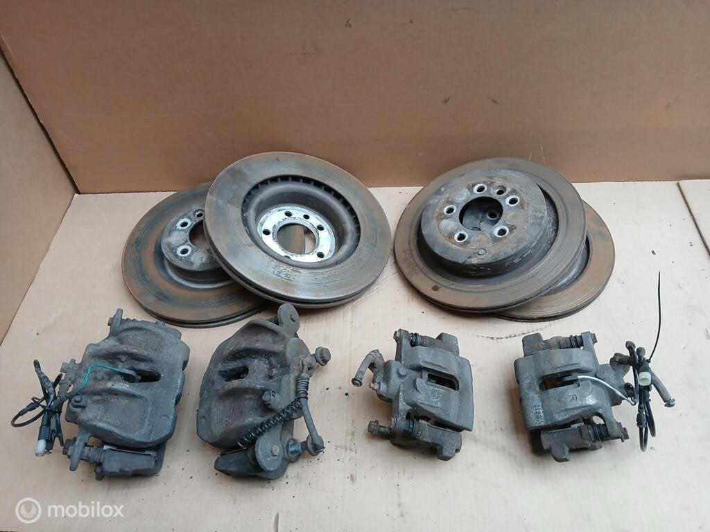 Remklauw Land Rover Discovery 4 L319 Remschijven Remklauwen, Land Rover, Ophalen of Verzenden, Gebruikt, Land Rover