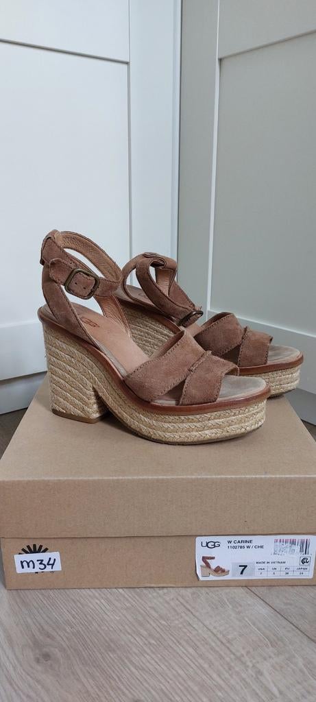 Ugg  plateau sandalen cognac maat 38, Ophalen of Verzenden, Zo goed als nieuw, Bruin, Sandalen of Muiltjes