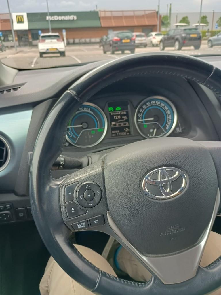 Toyota Auris 1.8 Hybrid Lease Pro 2014 Wit, Euro 5, Zwart, 345 kg, Wit