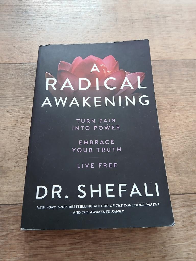 A radical awakening - Dr. Shefali, Ophalen of Verzenden, Zo goed als nieuw