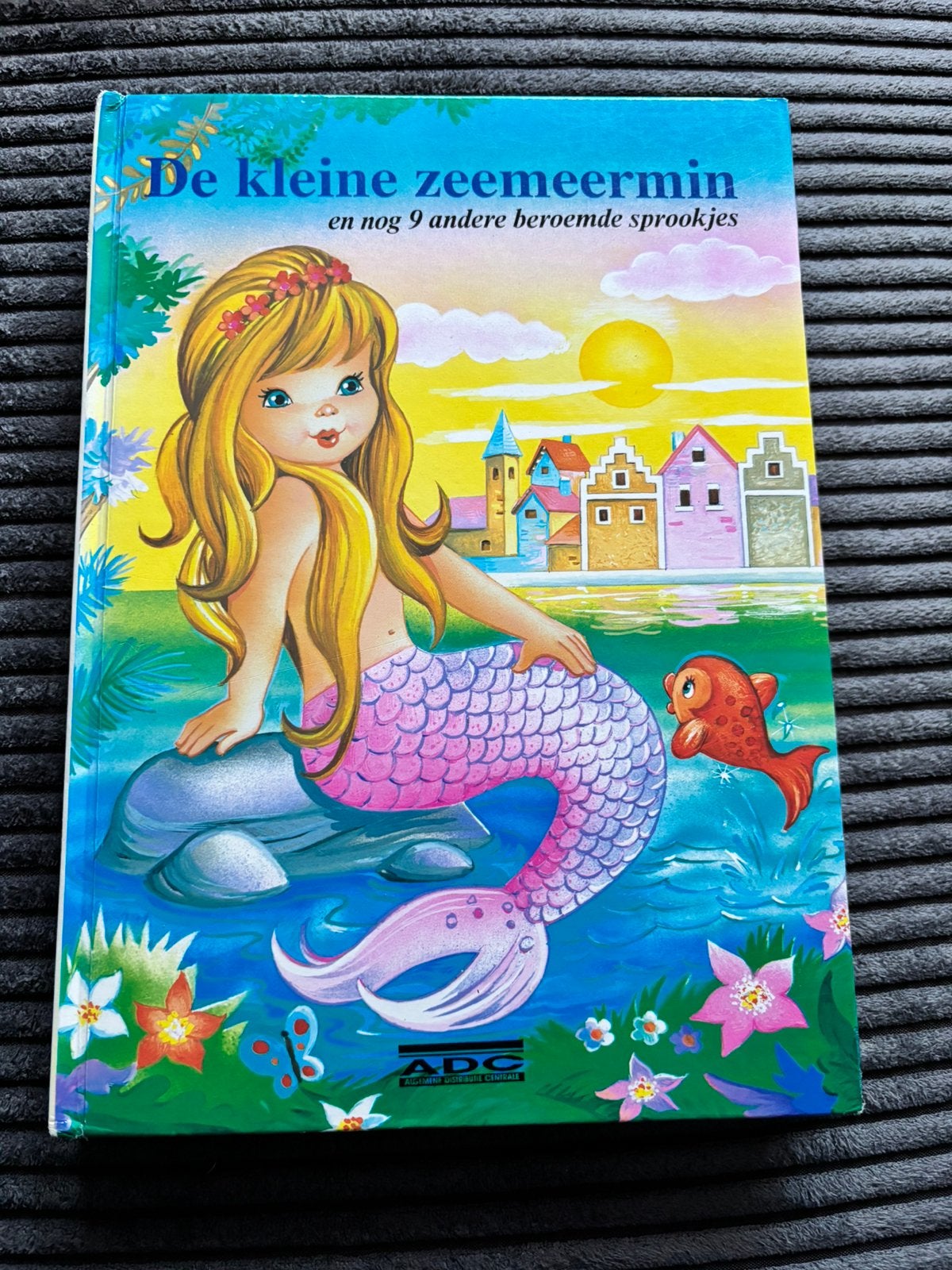 De kleine zeemeermin en nog 9 andere beroemde sprookjes, Boeken, Ophalen of Verzenden, Zo goed als nieuw, Sprookjes
