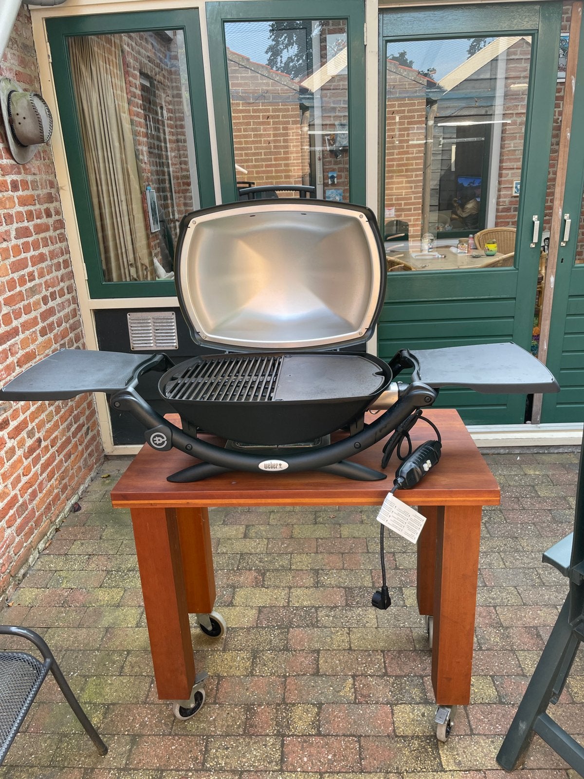 Zo Goed Als Nieuwe WEBER Q2400 BBQ, Tuin en Terras, Ophalen, Zo goed als nieuw, WEBER BBQ