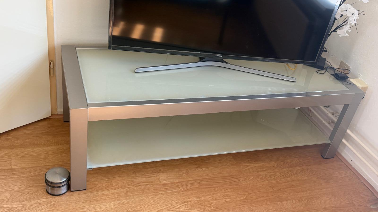 Tv tafel, salon tafel, ert tafel, Ophalen, 50 tot 100 cm, Zo goed als nieuw, Minder dan 100 cm