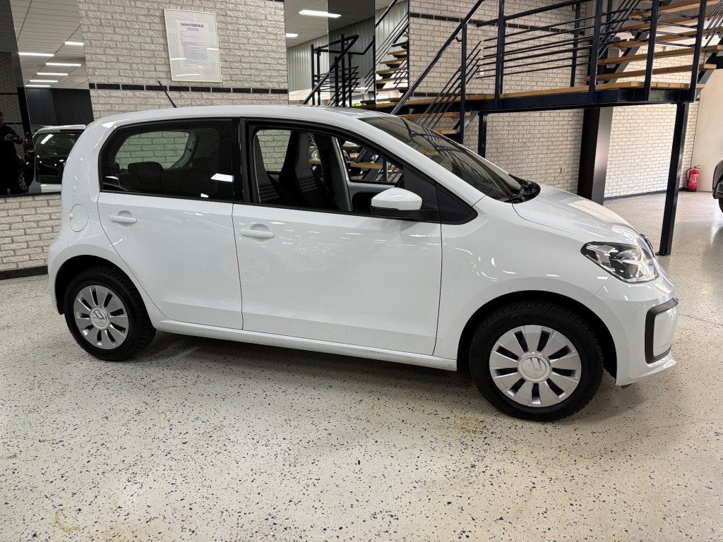 Volkswagen UP 1.0 Airco NL Auto NAP multimedia LED Rijbaanh., Gebruikt, Met garantie (alle), 4 stoelen, Origineel Nederlands