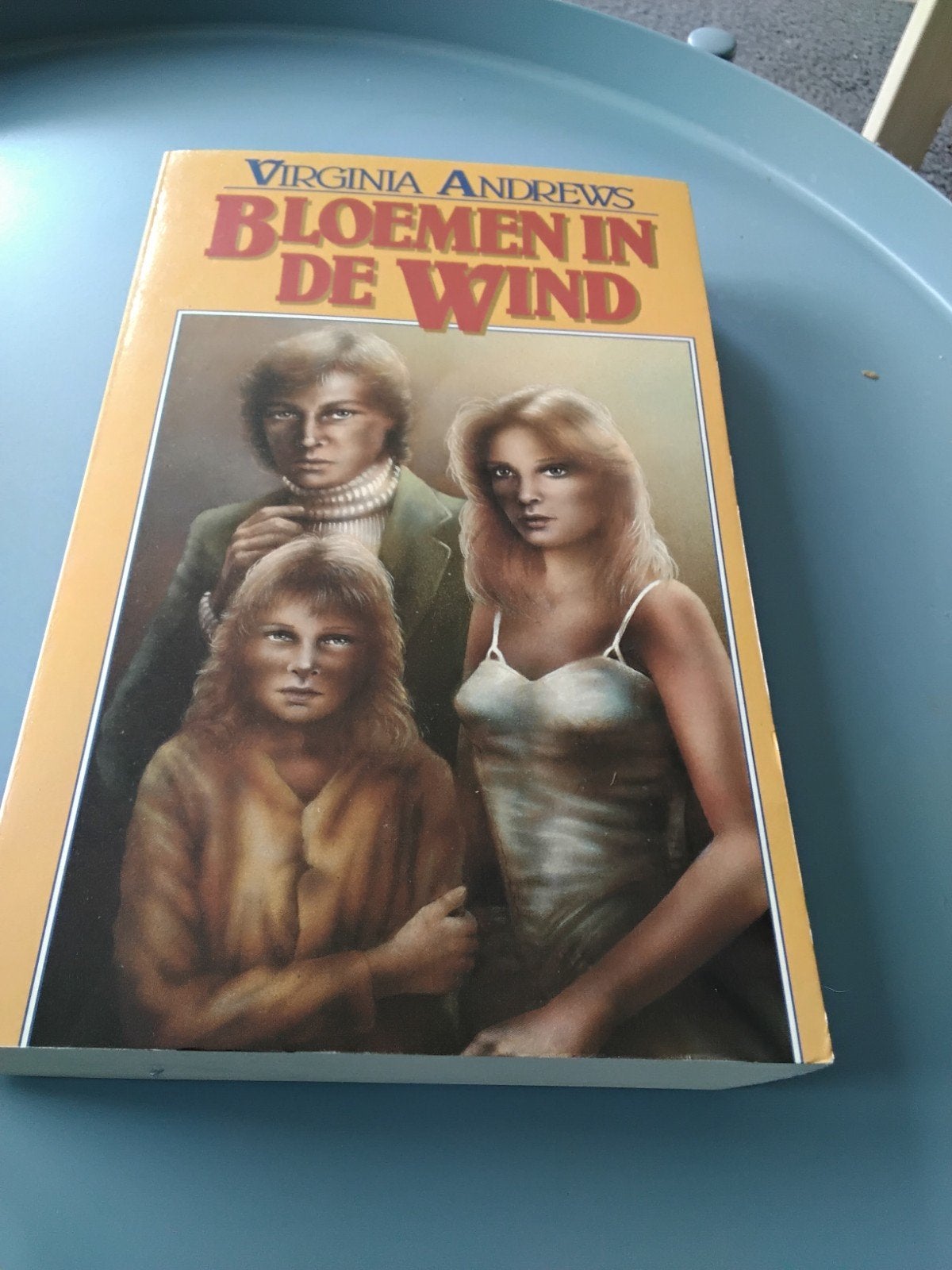 Virginia Andrews, Bloemen in de wind, Ophalen of Verzenden, Gelezen