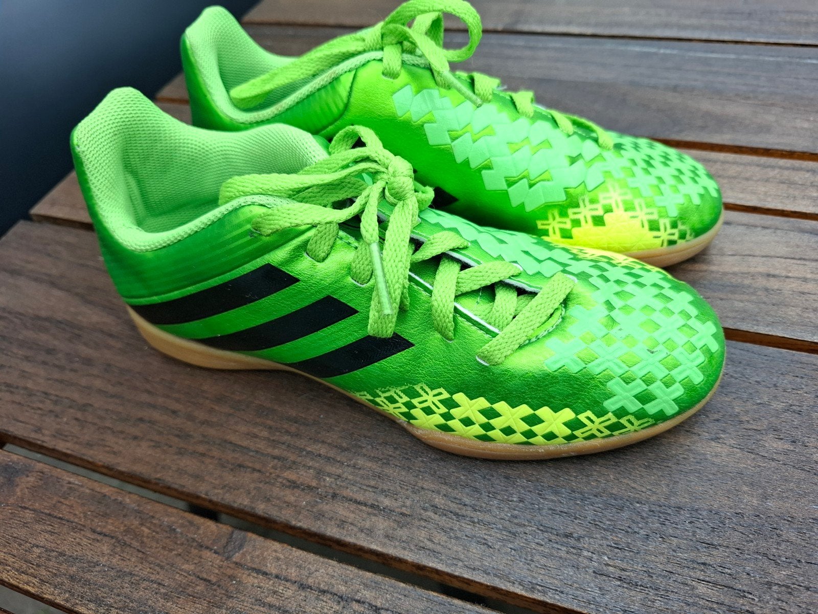 Adidas Predito zaalvoetbalschoenen - Maat 35, Maat XS of kleiner, Ophalen, Zo goed als nieuw, Schoenen