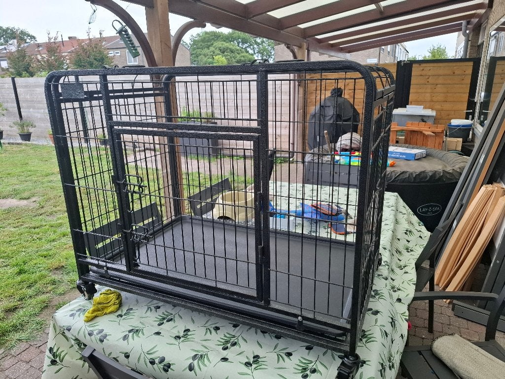 honden bench, Ophalen, Zo goed als nieuw